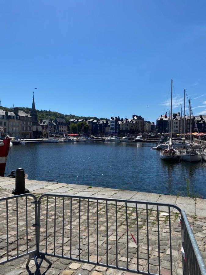 Le Ti Wi Studio En Plein Coeur Du Vieux Bassin Honfleur Exterior photo